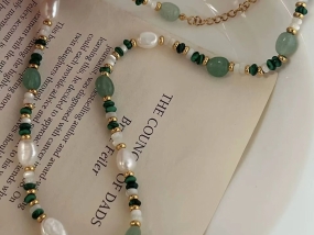 一 穿 就 出 圈，复 古 绿 才 是 秋 冬 氛 围 感 之 王